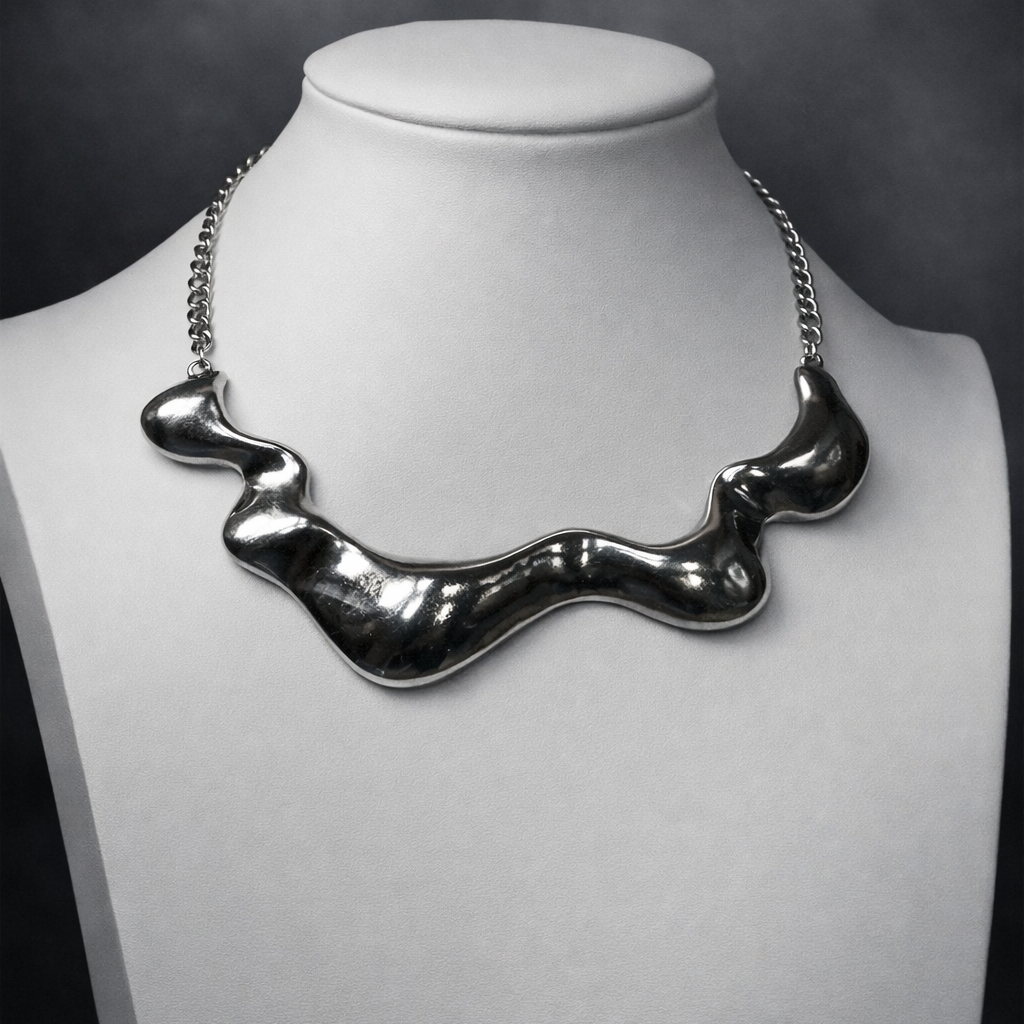 Silver Wave – Collana a Forma di Onda in Finitura Argento