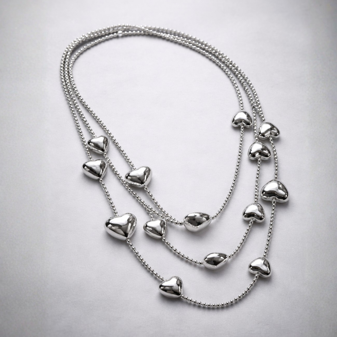 Love Layers – Collana Lunga a 3 Giri con Ciondoli a Cuore