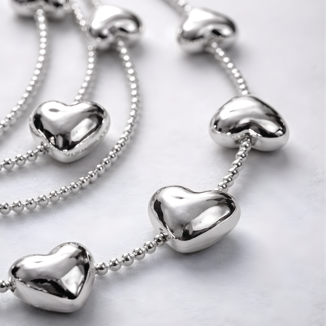 Love Layers – Collana Lunga a 3 Giri con Ciondoli a Cuore
