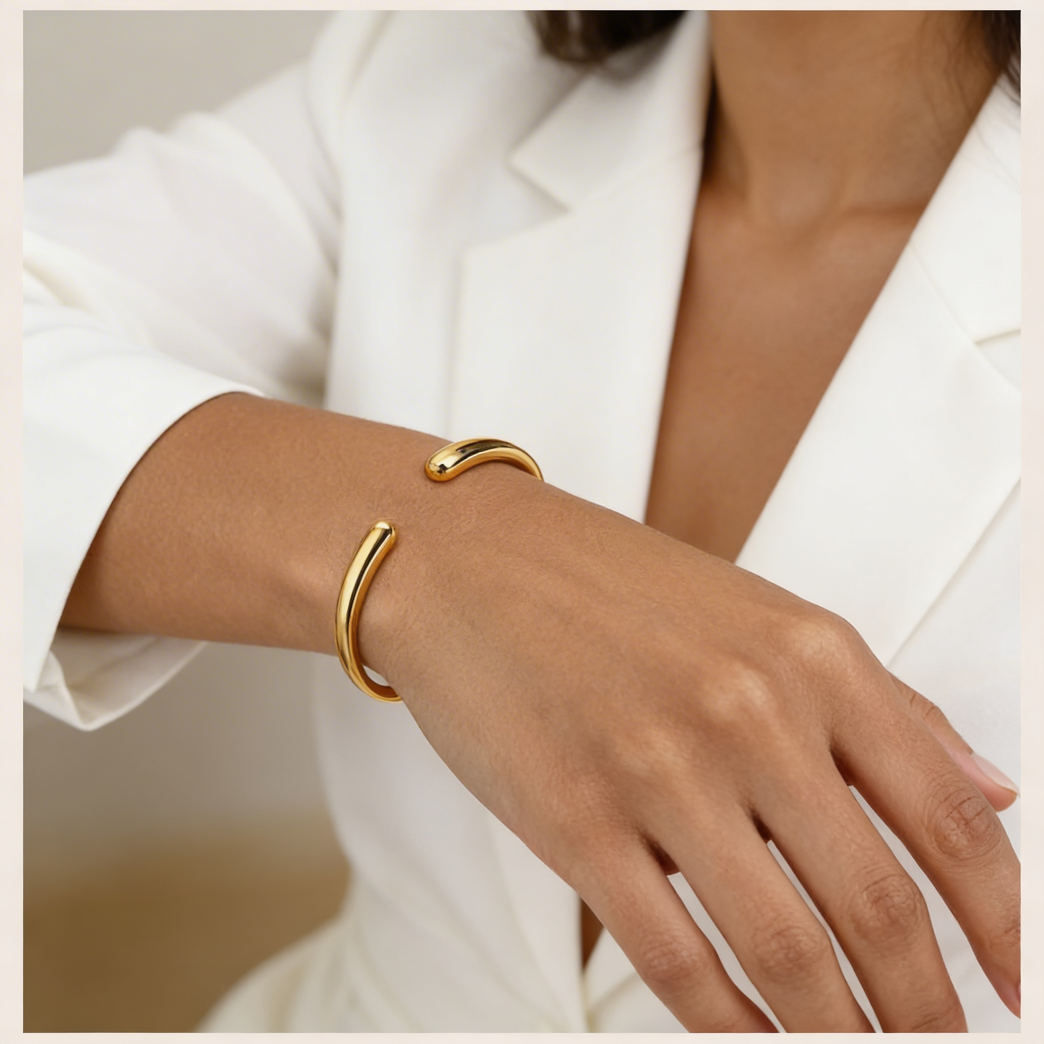 ESSENCE CUFF: eleganza essenziale, impatto immediato